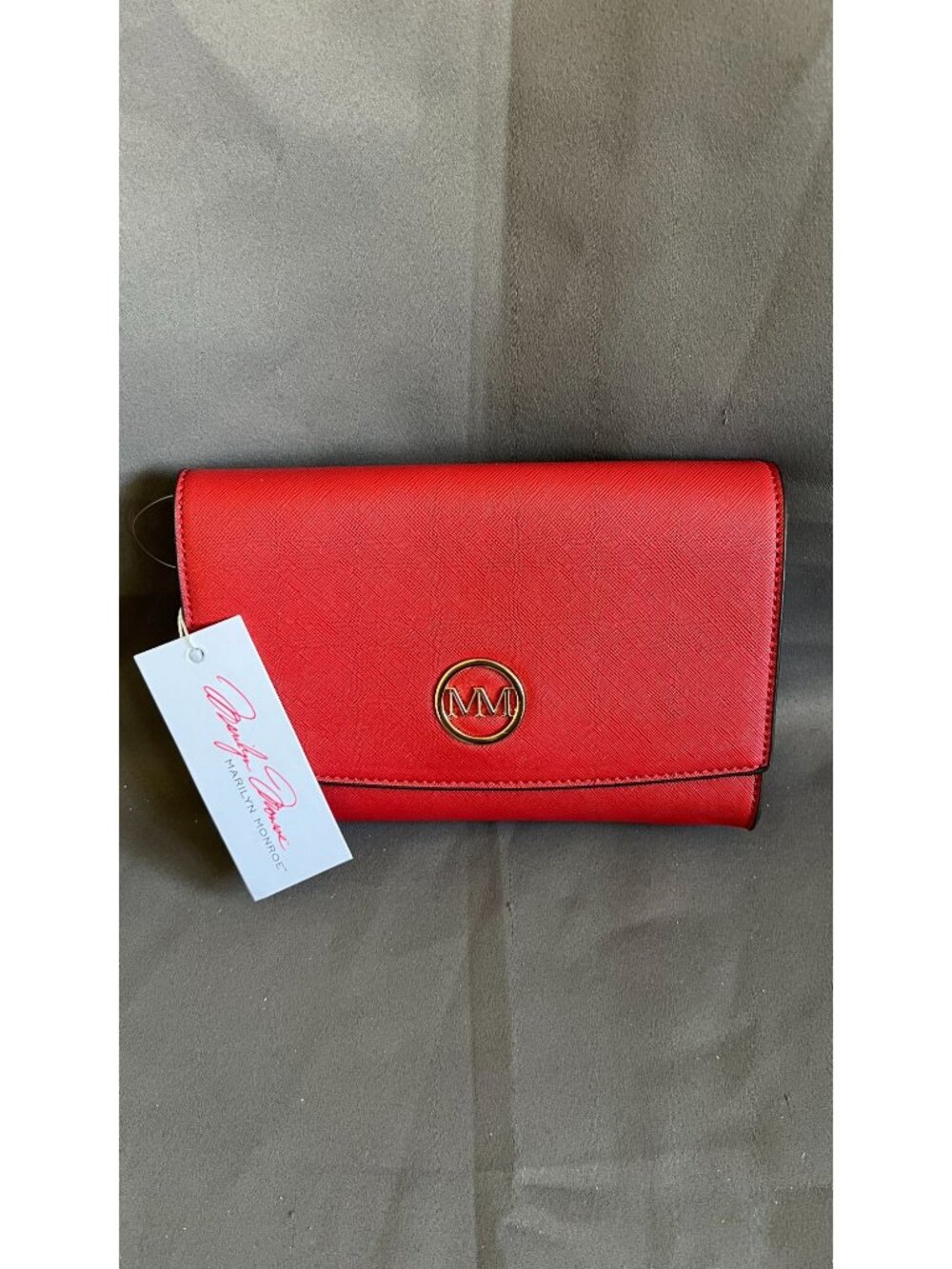 Marilyn Monroe Red Crossbody Wallet With Gold Chain Strap - Elegant Faux Leather - Picture 2 of 5